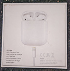 Apple-AirPods_AppleMV7N2AM-A_2.jpg