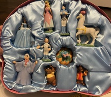 Disney Cinderella 9-Piece Ceramic Figurine Set, limited edition IMG_2949.jpg