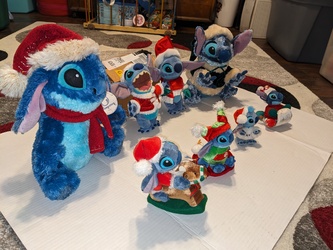 Disney_Stitch_Christmas_20231212_173517283.jpg Disney Stitch, Plush, Christmas theme, Eight-8 assorted: $39