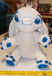 Disney_Stitch_Christmas_White_Large_20231218_001901554.jpg Disney Stitch Large Plush Christmas White with Blue trim: $10,037